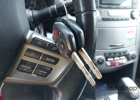 2013 Subaru Outback 2.5I Premium z USA, uszkodzony, nr VIN 4S4BRBCCXD3283474